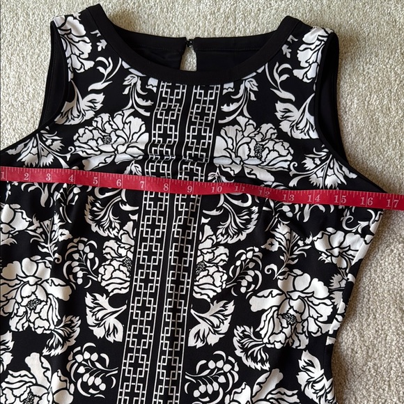 WHBM Elegant Black and White Sleeveless Floral Dress - Picture 4 of 8